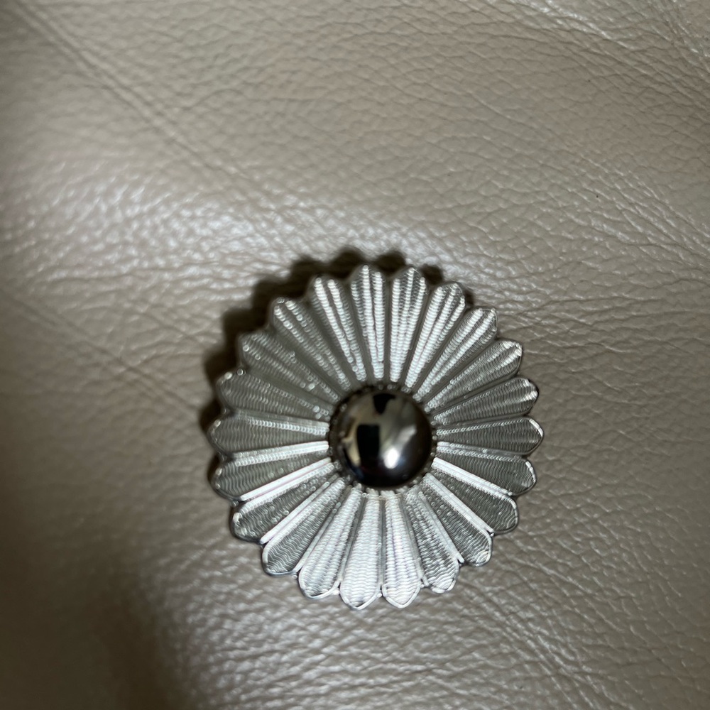 Holly Hill Vintage Silver Tone Scarf Clip
